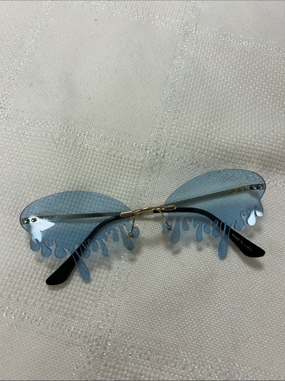Fashion Cat-Eye Sunglasses in Peach Pink - Unbranded image 3